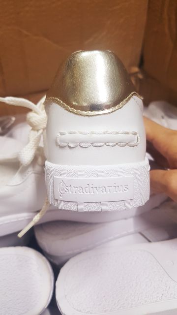 Giày STRADIVARIUS WHITE TRAINERS WITH HELL DETAIL