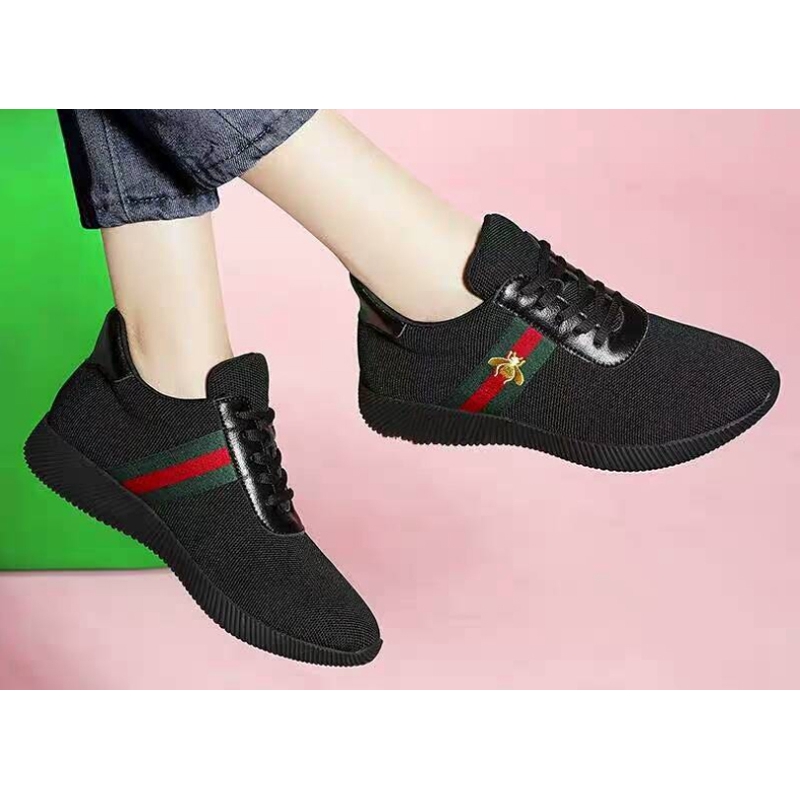 Giày Sneaker nữ gắn hình con ong BH 3