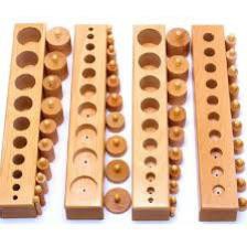 Bộ hình trụ có núm loại to chuẩn KNOBBED CYLINDERS - Giáo cụ Montessori