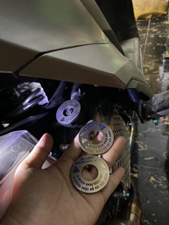 Logo Titanium Dán nắp bình nước