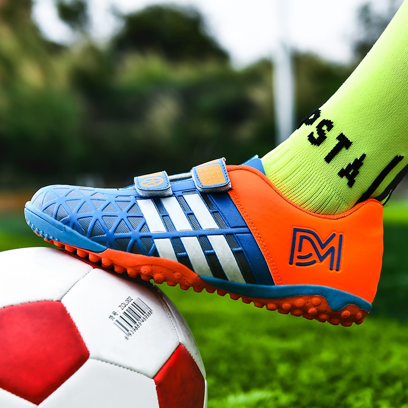 Giày Đá Bóng Cổ Thấp Chống Trượt Thời Trang Cho Nam Và Nữ C7itd