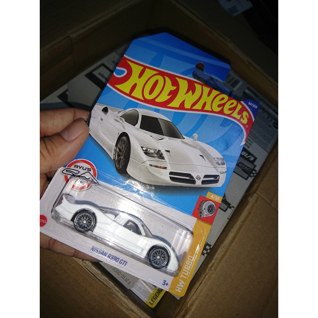 Xe Hotwheels Nissan R390 GT1