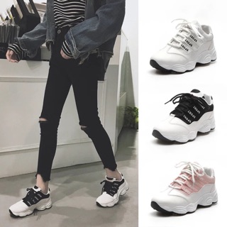 Giày Sneakers cá tánh