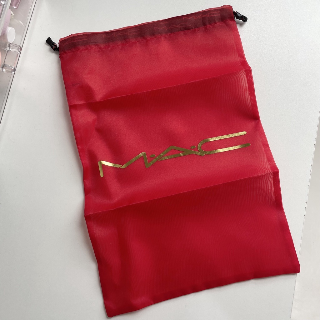 Túi giấy đựng quà các hãng