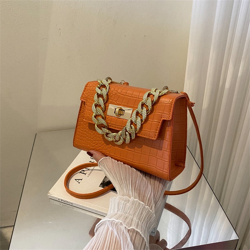 Túi Xách Đeo Vai Hình Vuông Nhỏ Cầm Tay Họa Tiết Da Cá Sấu Có Dây Xích Đa Năng Đơn Giản Và