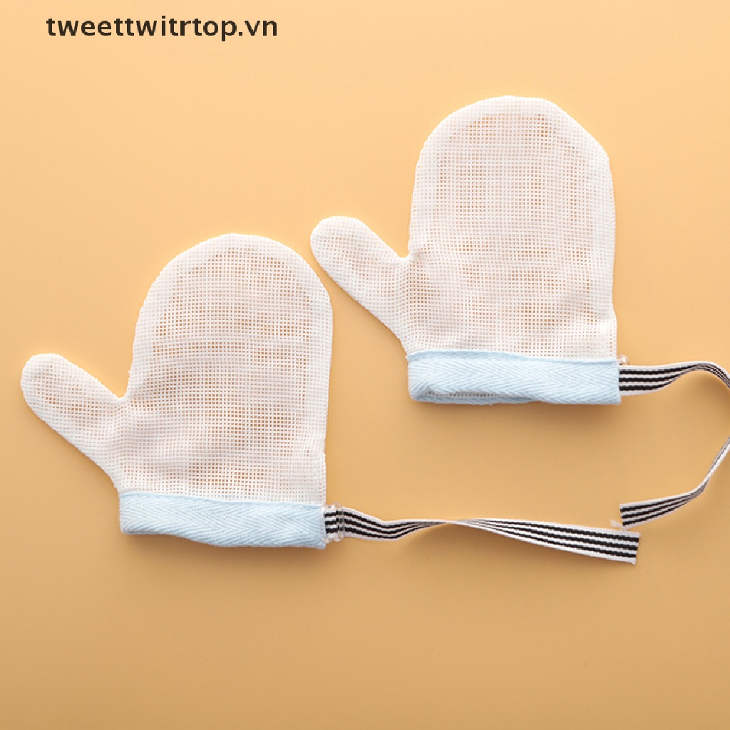 1 Đôi Găng Tay Chống Cắn Tiện Lợi Cho Bé