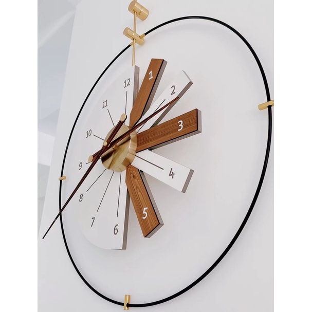Đồng hồ treo tường đơn giản Moving Target phong cách Tây Ban Nha