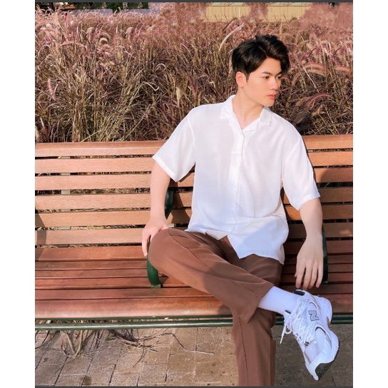 Áo Sơ Mi Tay Ngắn Nam Nữ Form Rộng Sơ Mi Cổ Vest Unisex Chất Vải Lụa Đen Trắng I&quot;m Basic