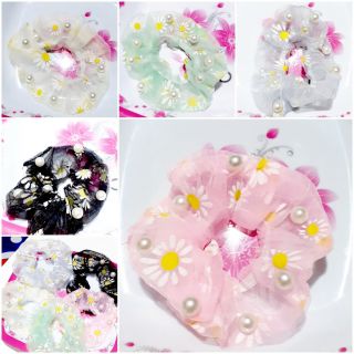 Cột tóc Scrunchies hoa cúc đính hạt
