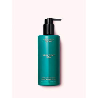 (Lotion Bil Mỹ) Dưỡng thể Very Sexy Sea (chai xanh) hương Bergamot của Ý, Neroli Blossom, Gỗ tuyết tùng, 250mL