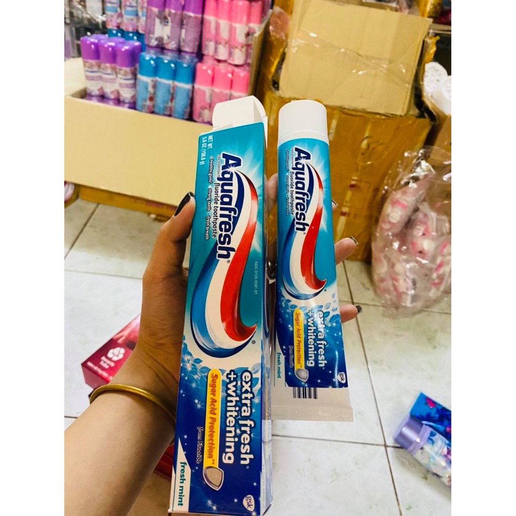 Kem Đánh Răng Aquafresh Extreme Clean Whitening Action Mỹ 158.7G