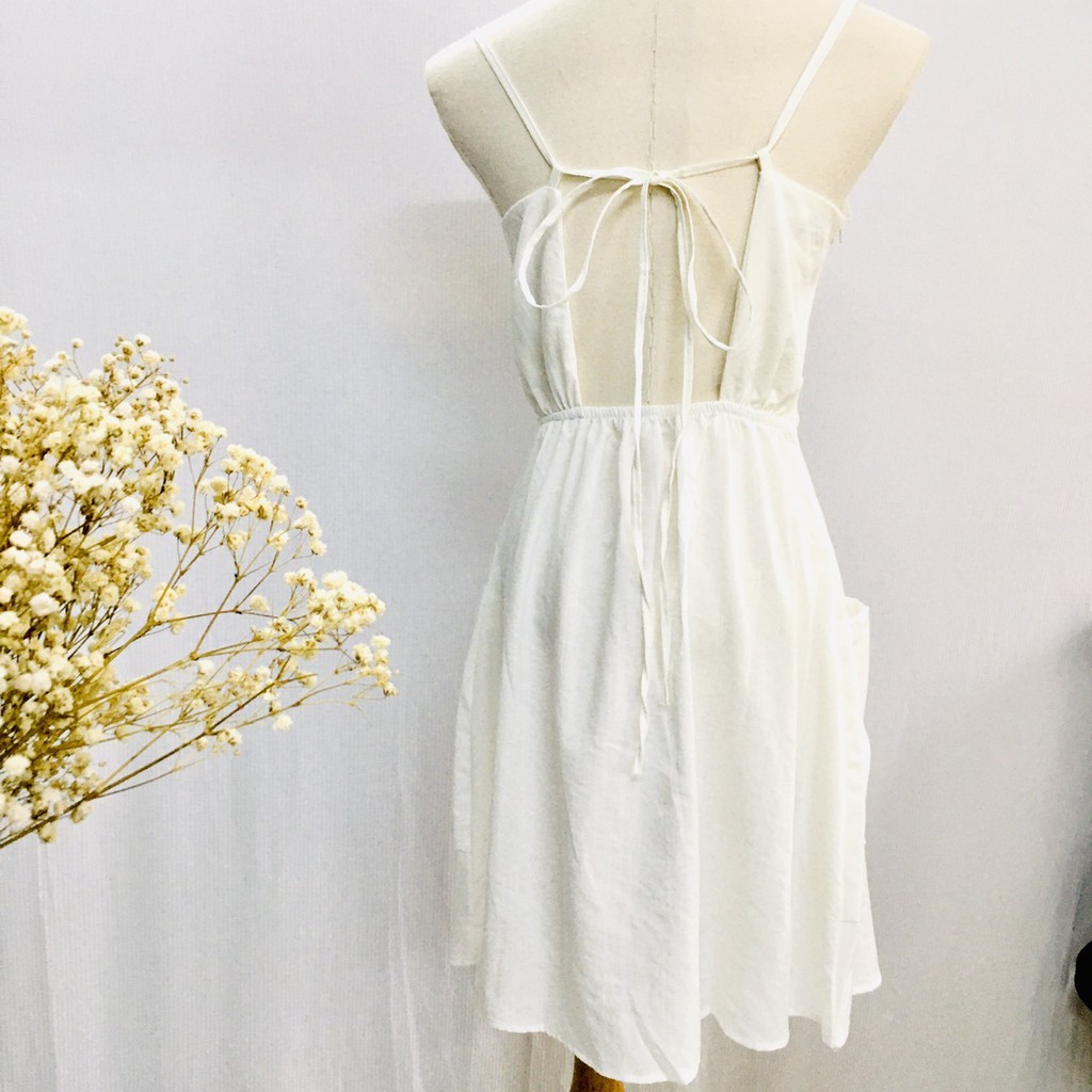 Đầm dây trắng hở lưng (có ảnh thật) | BigBuy360 - bigbuy360.vn