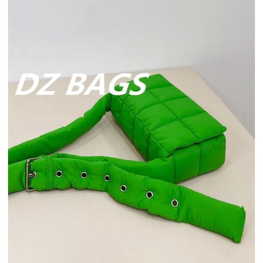 Túi đeo chéo một người bằng xốp dệt thời trang thu đông cho nữ 2021