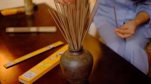 Hương Hồng Hạc từ rễ cỏ thiêng Vetiver