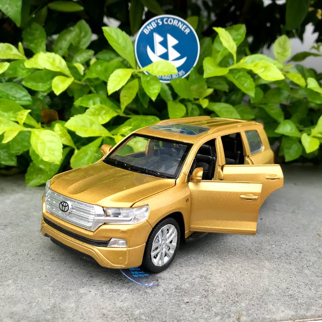 Xe mô hình 1:32 Toyota Land Cruiser V8 hãng Mini Auto