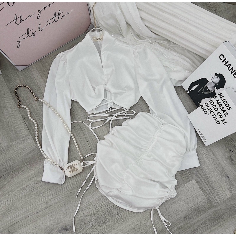 SET L CROP TRẮNG CỘT DÂY EO + CHÂN VÁY RÚT