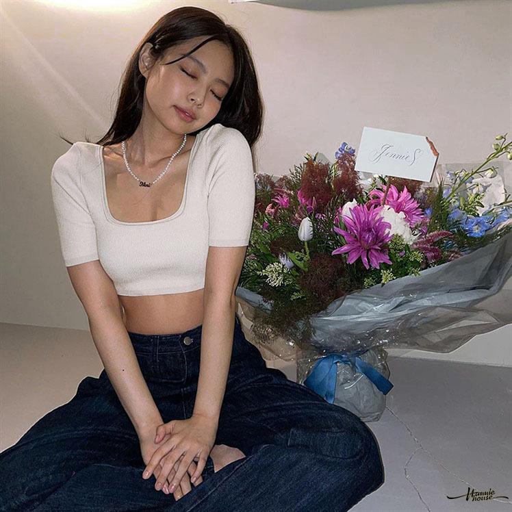 Áo croptop tay ngắn cổ vuông dáng ôm sành điệu dành cho nữ