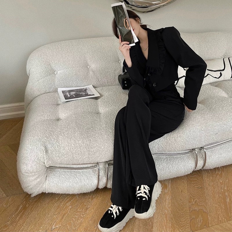 Set áo cổ bèo to và quần vải suông viền cá tính Aimee closet
