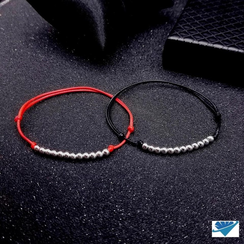 Vòng tay chỉ đỏ trơn mix bi bạc nhỏ xinh chuẩn bạc ta