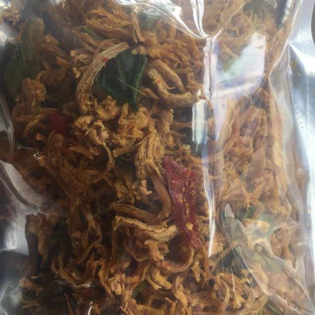 Khô gà lá chanh nhà làm