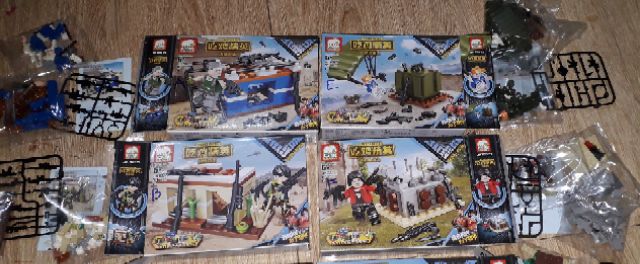Lắp ráp 1 hộp LegoPubg 70079 có trên 100 chi tiết bằng nhựa ABS