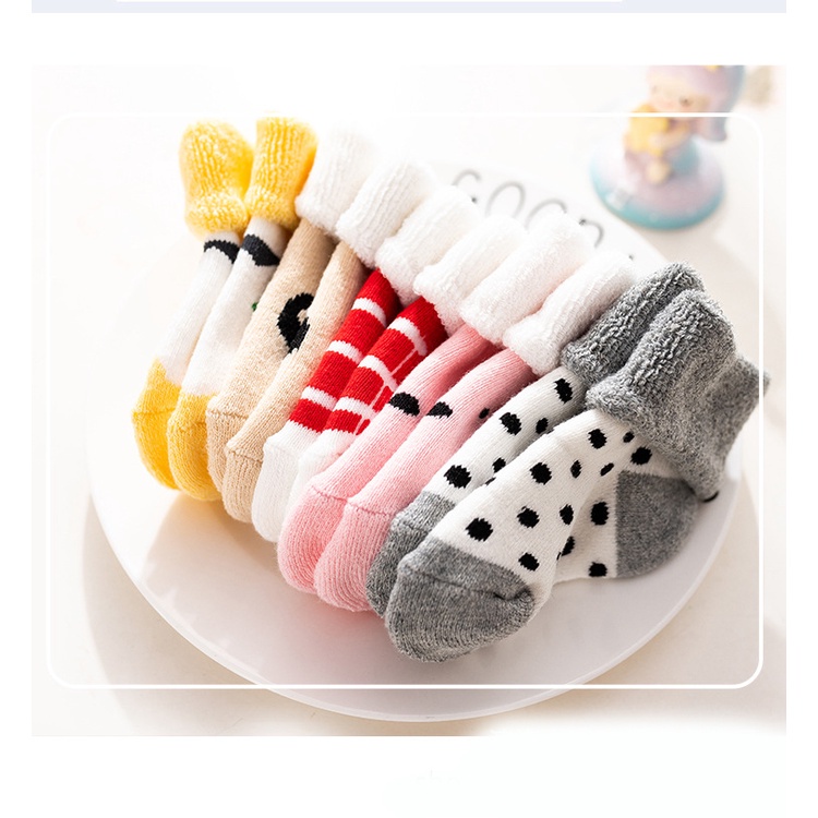 Set 5 Đôi Vớ Cotton Dày Ấm Áp Họa Tiết Động Vật Dễ Thương Cho Bé