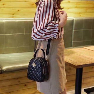 Túi đeo chéo nữ mini con ong
