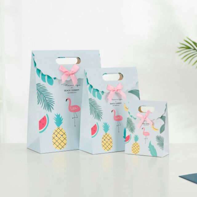 Túi quà giấy dễ thương | BigBuy360 - bigbuy360.vn