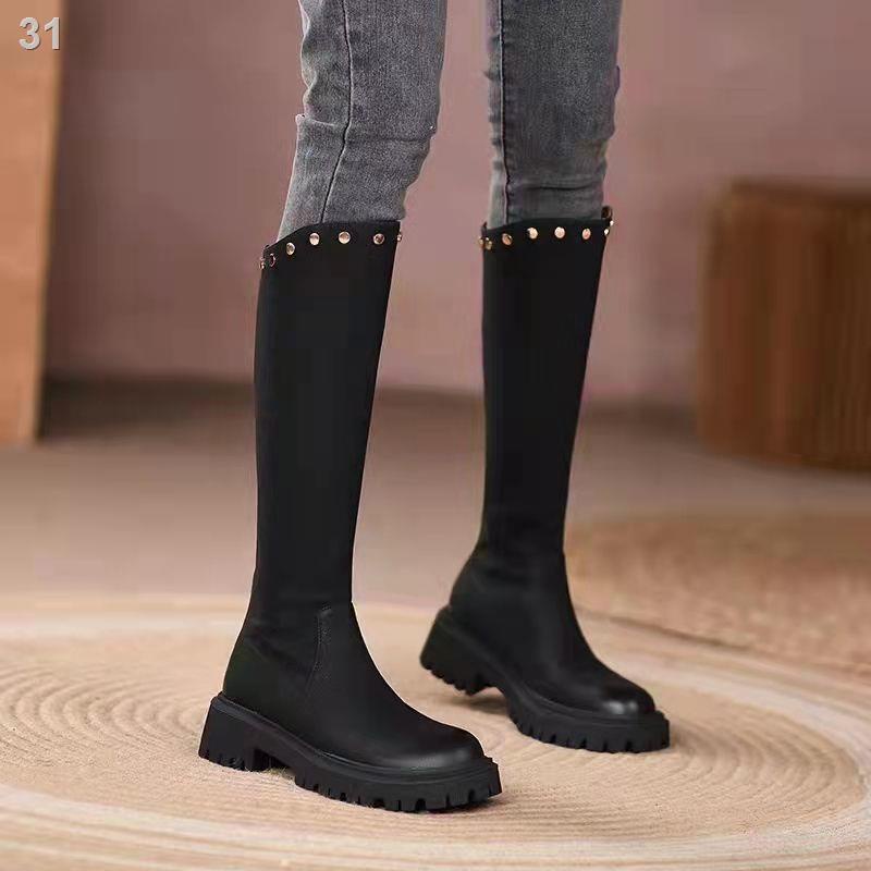 wwBốt đế dày mới của nữ là loại mỏng và thời trang nhưng phù hợp với tất cả các hiệp sĩ có đầu gối