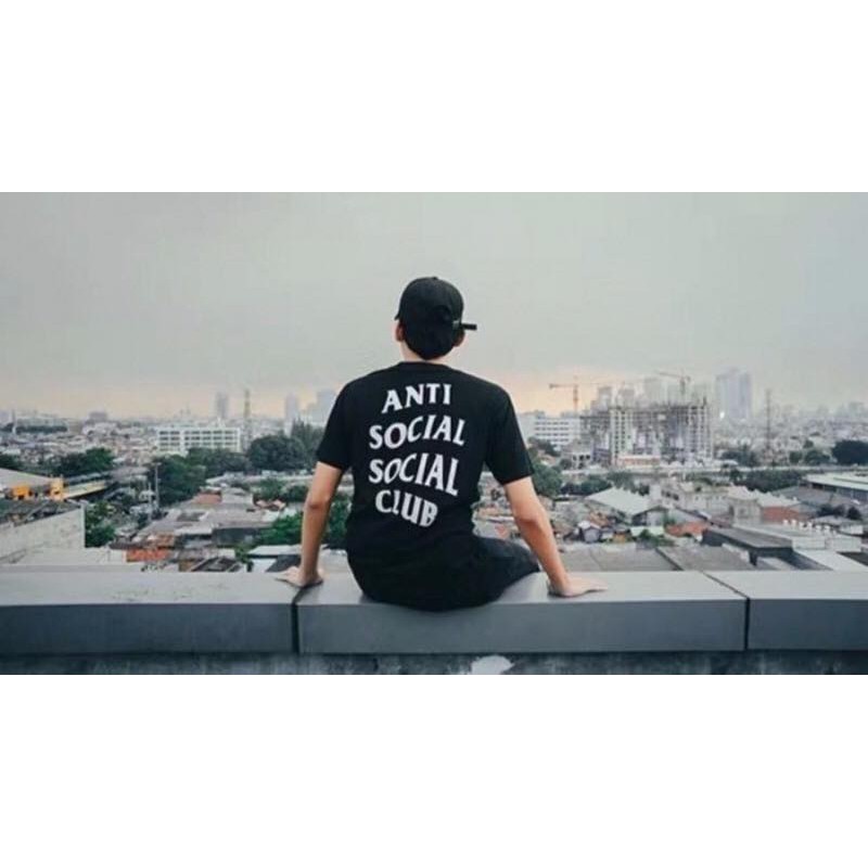 T-shirt in Black