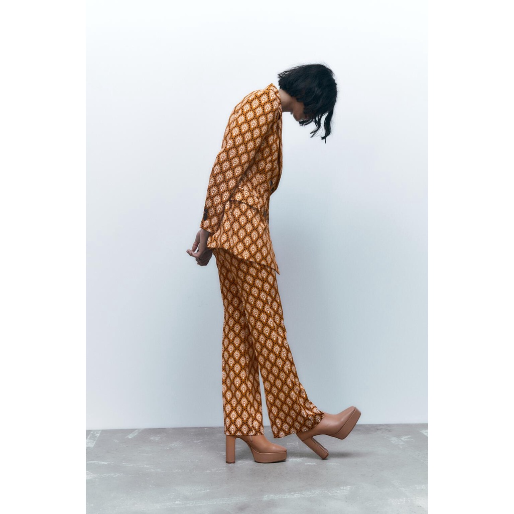 Zara Bộ Áo Khoác Vest In Họa Tiết + Quần Dài Ống Loe Thời Trang Mùa Hè Năng Động 8729734 7577734