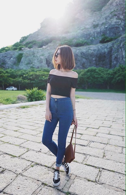 [Mã FASHIONT4WA2 giảm 10K đơn 50K] Áo Croptop Trễ Vai Tay Ngắn - Chất Thun Gân | BigBuy360 - bigbuy360.vn