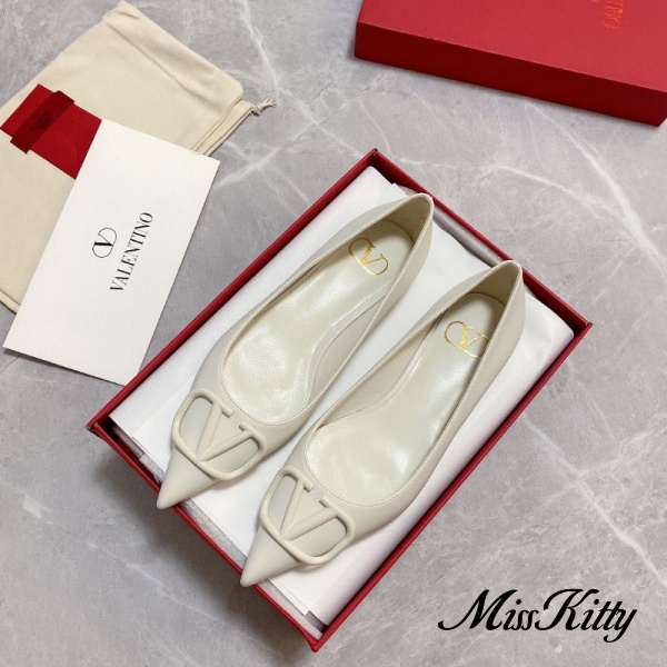Valentino Xăng đan Đế Bằng 6cm Thiết Kế Xinh Xắn