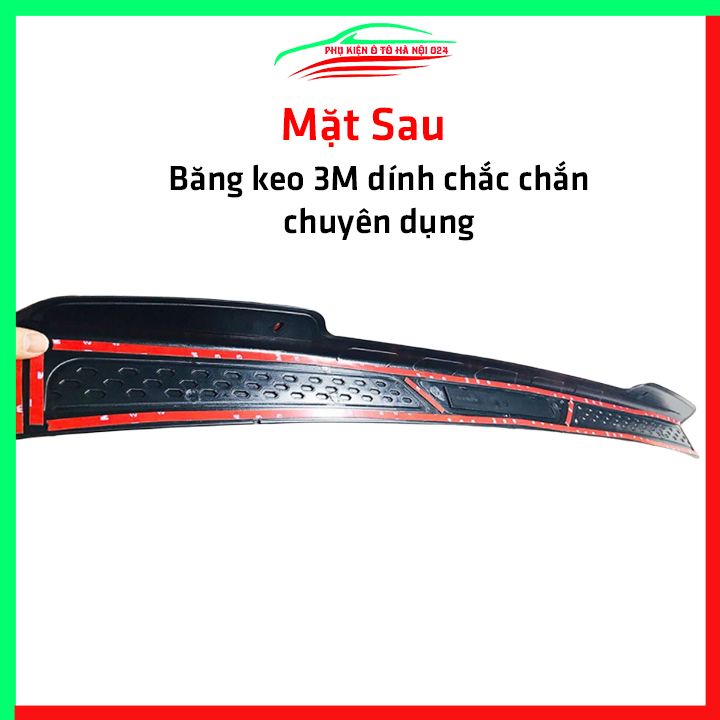 Ốp chống trầy cốp ngoài nhựa đen Innova 2017 -2023 Mẫu Phản Quang hàng loại 1 dán cốp sau chống xước trang trí xe