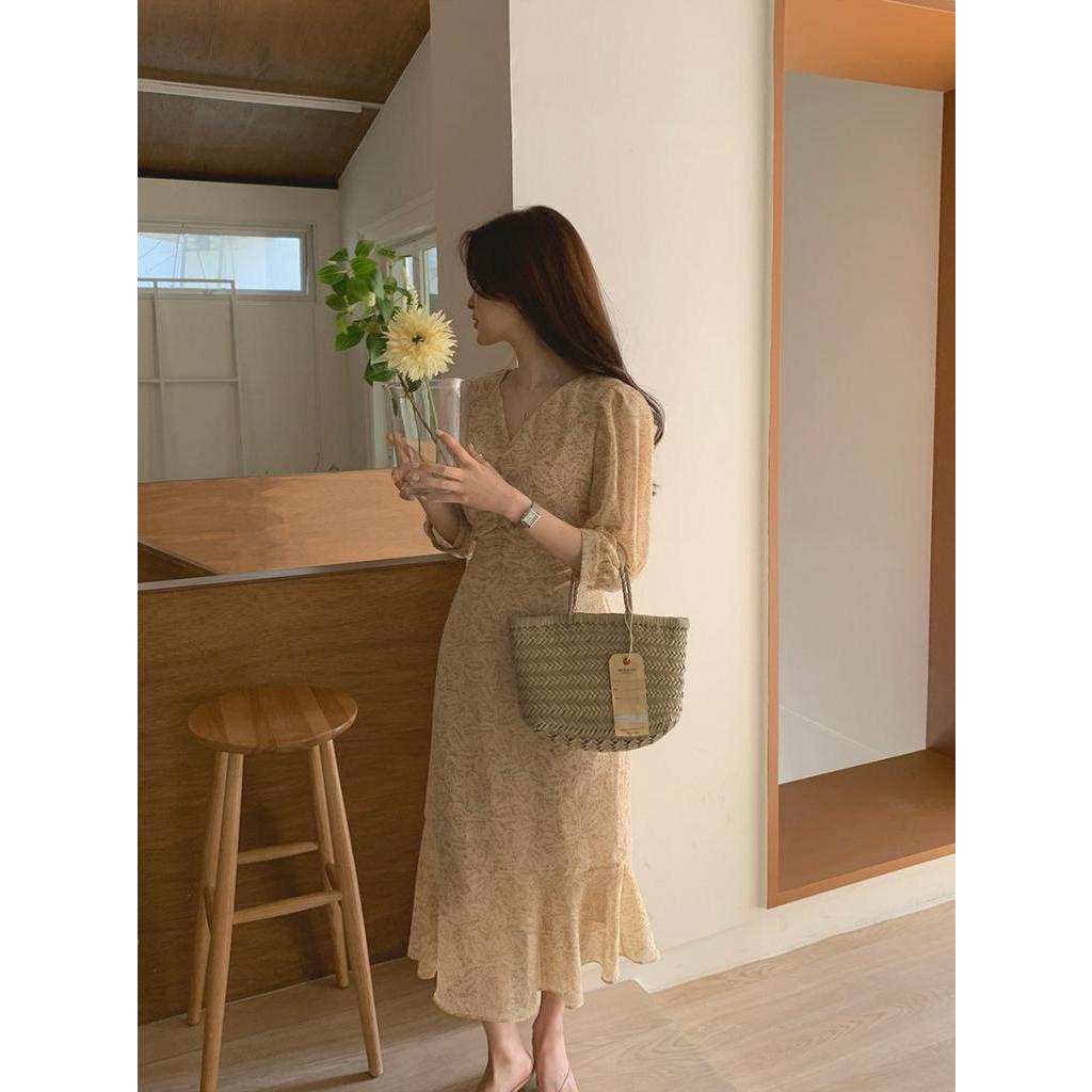 Đầm Voan Hoa Xếp Ly Cổ V Ngắn Tay Thời Trang Sành Điệu 63964