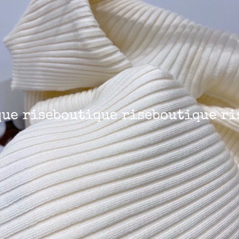 Áo len tăm trễ vai bánh bèo xinh