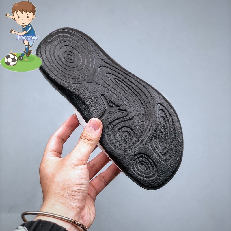 Bắn súng Hoàng gia!!Dép Sandal Thể Thao Jordan Thời Trang Đi Biển Cho Cặp Đôi