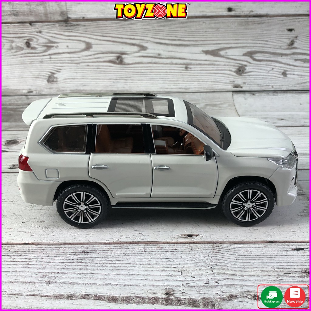 Xe Mô Hình Lexus LX570 CheZhi Tỉ Lệ 1:24 Chất Liệu Hợp Kim, Có Đèn Và Âm Thanh