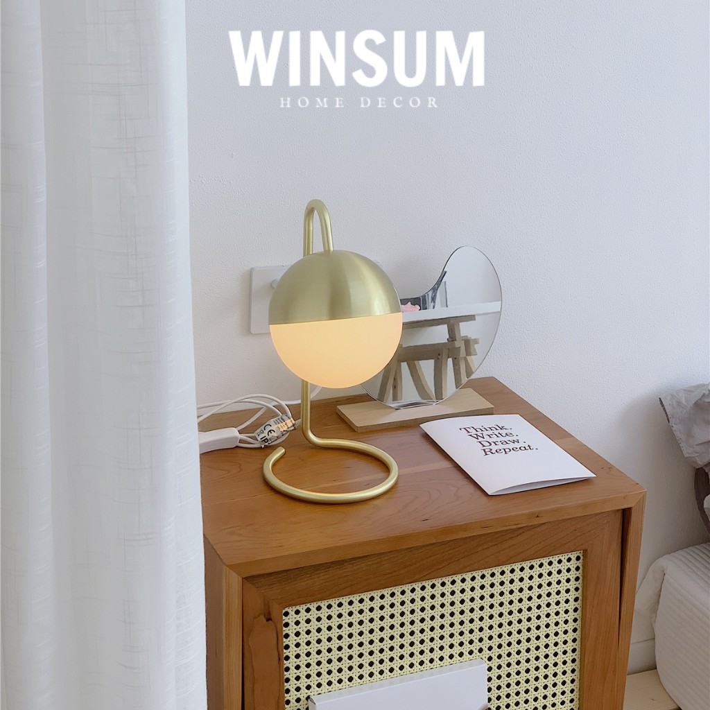 Đèn Ngủ Thuỷ Tinh Hình Cầu Để Đồng Phong Cách Scandinavian Hiện Đại - winsum.decor