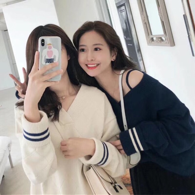 Len trễ vai cổ V