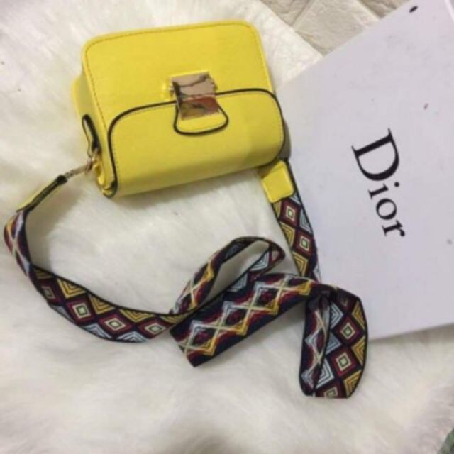 Túi sách nữ Zara thổ cẩm hoa dập nổi