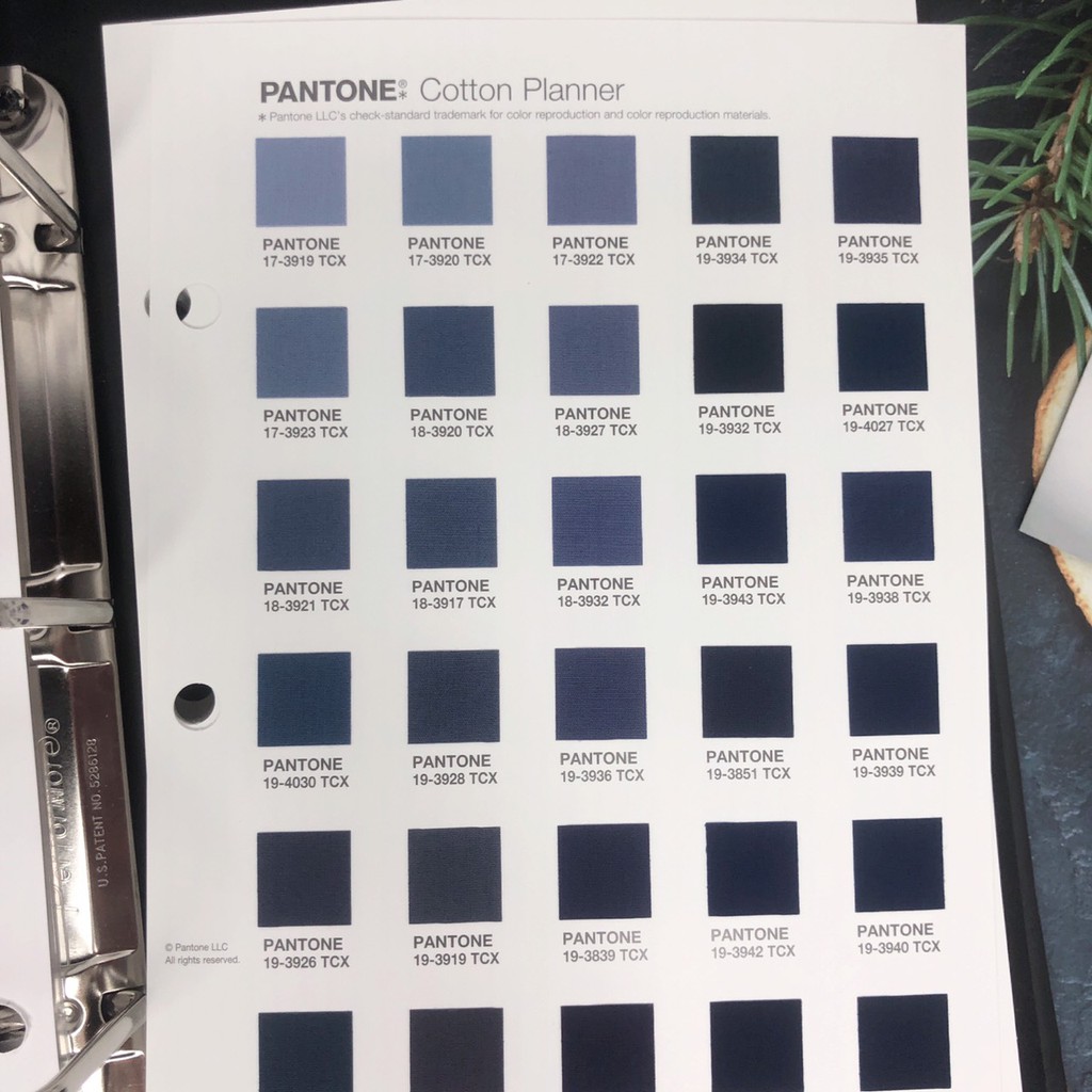 (CHÍNH HÃNG) Pantone TCX năm 2021 - Bảng màu Pantone Fashion Home Interiors Cotton Planner FHIC300A  - Từ PANTONE LLC