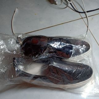 Giầy kính si gửi Hanh Nguyễn 200k