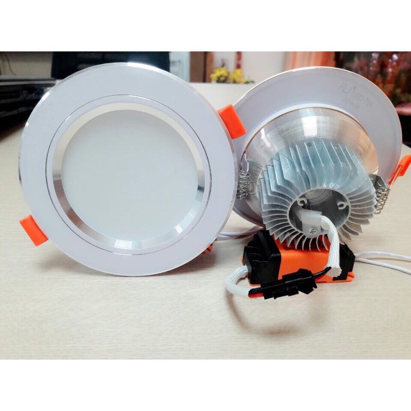 Đèn âm LED trần, Đèn âm trần đế đúc 7w, 3 chế độ sáng , đèn downlight phi 90 viền vàng/bạc
