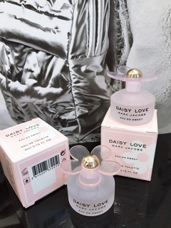 Nước hoa nữ Marc jacobs daisy love Sweet 4ml
