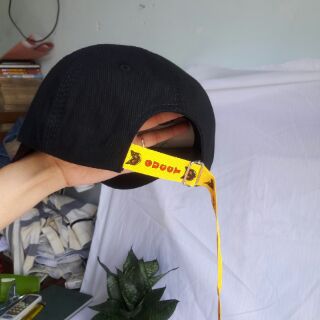 Nón kết dây đuôi