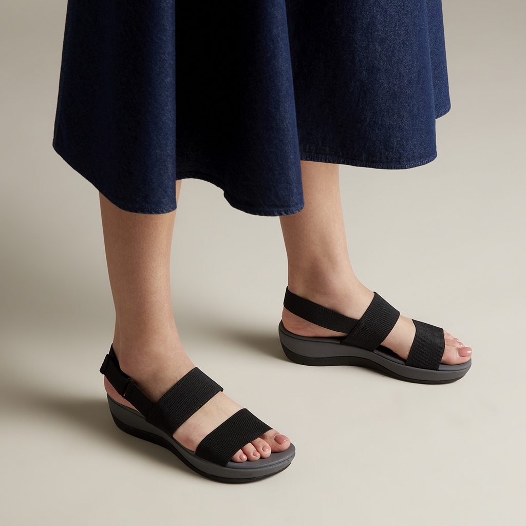Dép xăng đan đế bằng nữ CLARKS Arla Jacory màu đen
