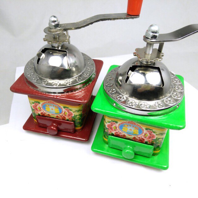 Cối xay tiêu quay tay bằng inox dễ dàng và tiện lợi