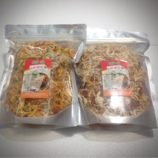 Combo 1kg Khô gà cay Lày Hòa gồm 500gr Bơ Tỏi và 500gr Lá Chanh
