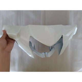 Ốp đầu trước (Nắp trước tay lái) Taurus trắng